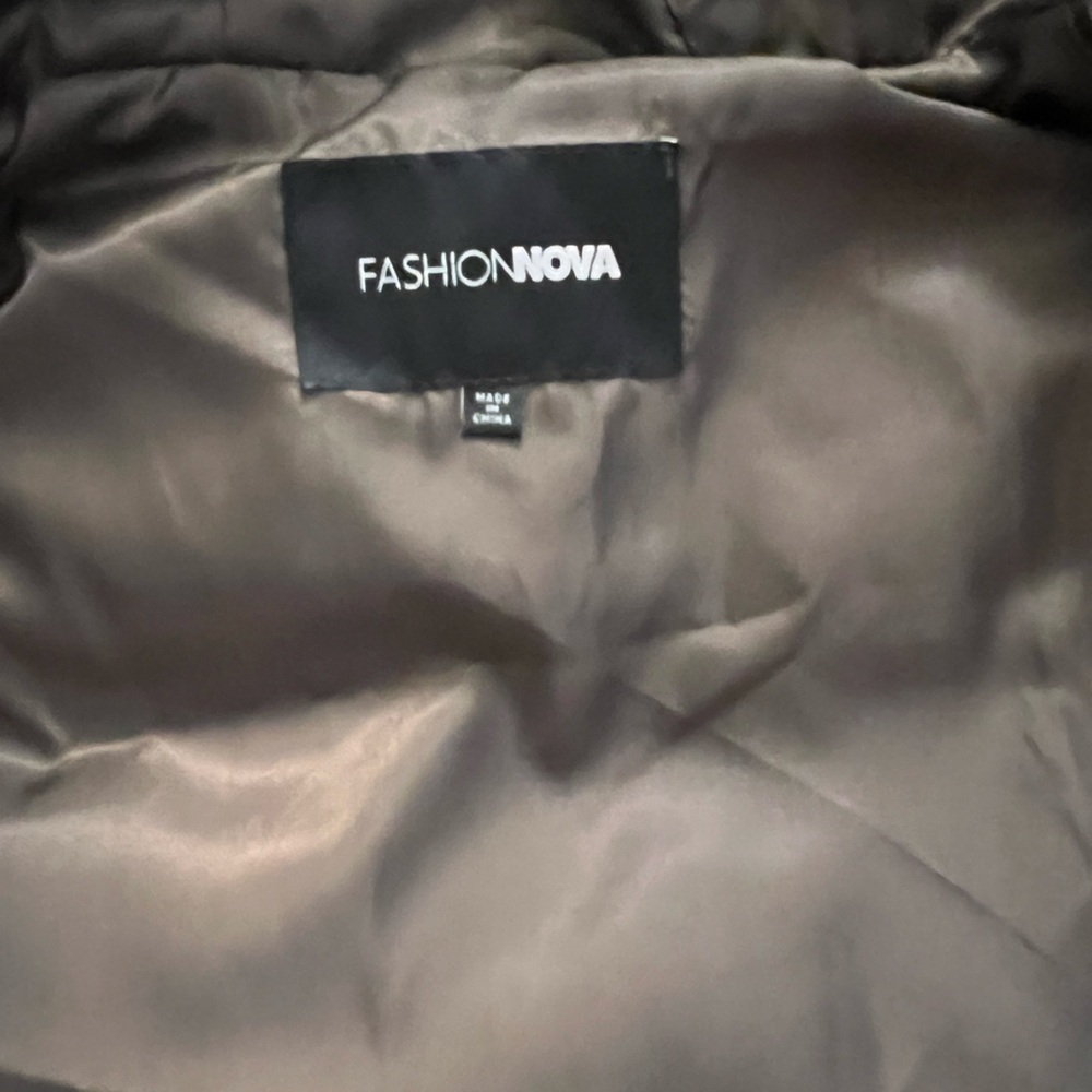 Fashion Nova Chocolate Puffer Vest - Picture 3 of 5